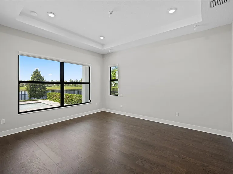 15664 Merritt Dr — Photo 27