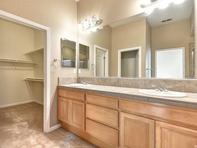 2101 Demetrius Way — Photo 15