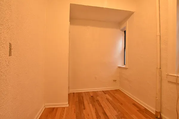 Rented by Clove Realty LLC | media 8