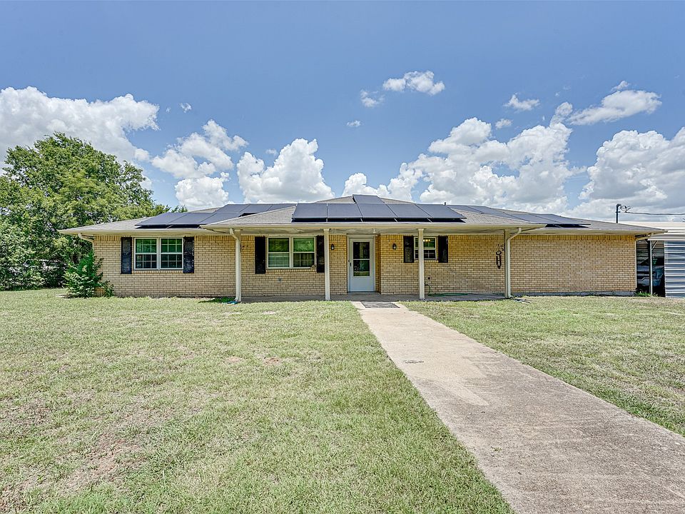 1st image of 402 Lakecrest Dr