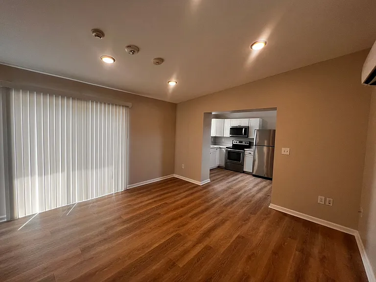 20 Marina Dr — Photo 2