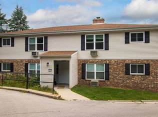 1941 Fairview Dr #4, West Bend, WI 53090