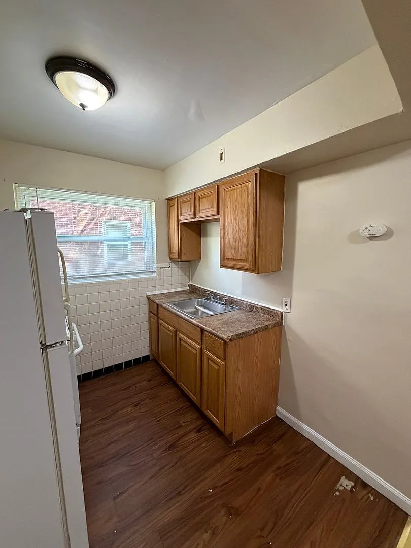 5016 Newfield Ave — Photo 3