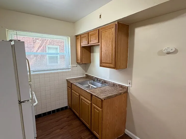 5016 Newfield Ave — Photo 3