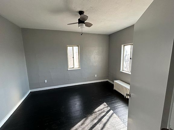3rd image of 150 Scotia St