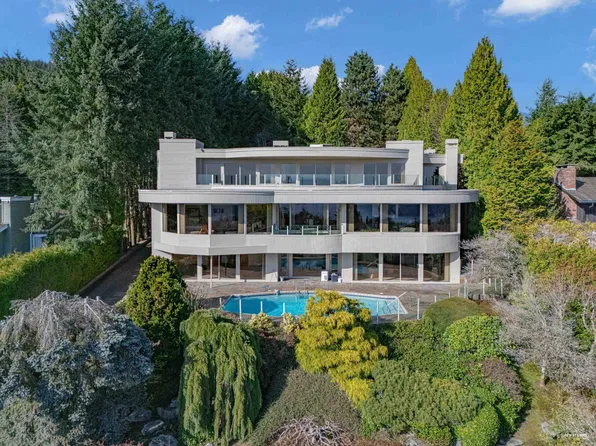 999 King Georges Way, West Vancouver, BC V7S 1S6