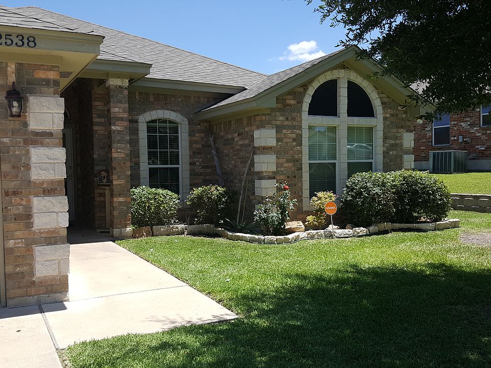 2nd image of 2538 Jackson Dr