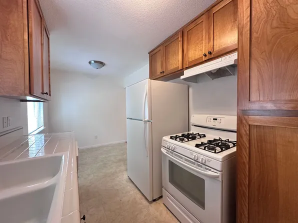 1221 W St #A, Sacramento, CA 95818