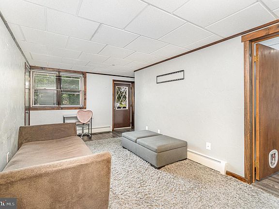 4th image of 31 E Water St