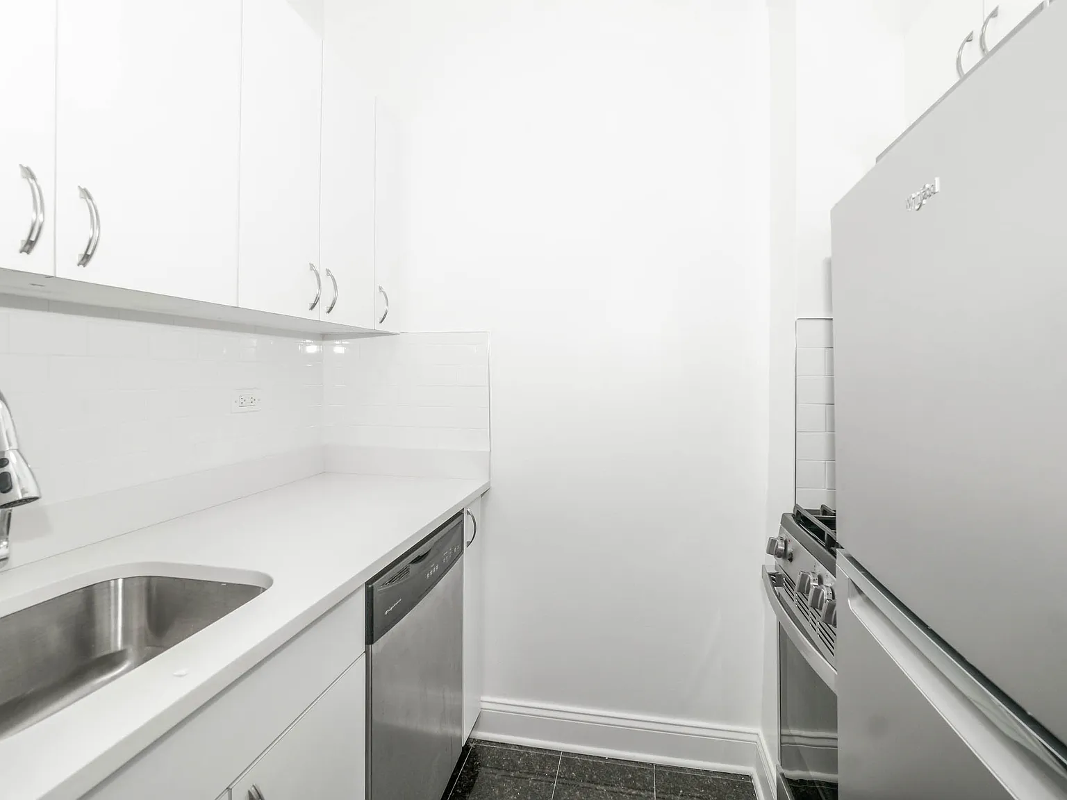 235 West 22nd Street — Photo 4