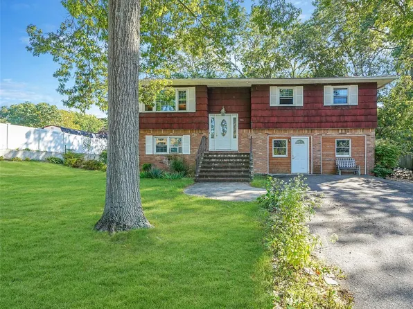 336 Southport Street, Ronkonkoma, NY 11779