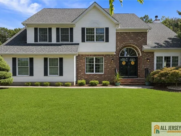 16 Dante Rd, Monroe Township, NJ 08831