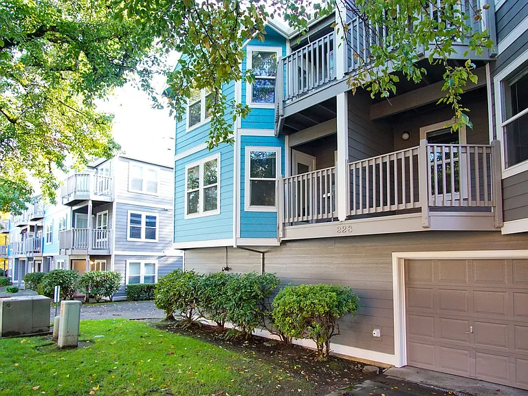 245 SW Hooker St #3 — Photo 16