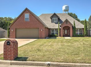 25610 Briar Dr, Claremore, OK 74019