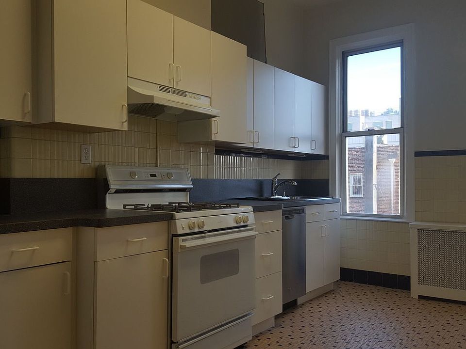 1st image of 3215 38th St APT 1