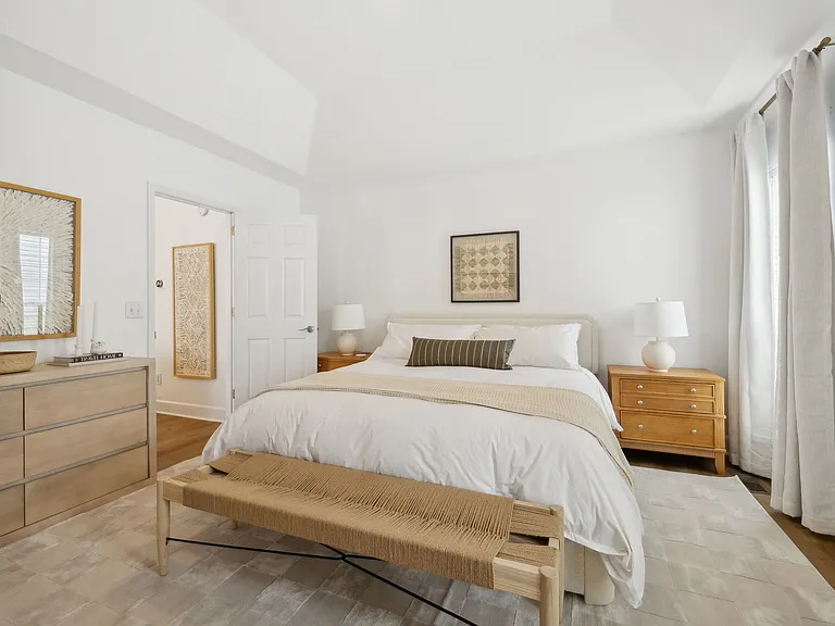 304 Crooked Oak Ct — Photo 10
