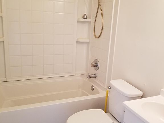 5th image of 2415 Northumberland Ave
