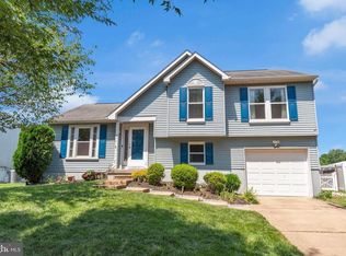 38 Hamilton Lakes Dr, Hamilton, NJ 08619