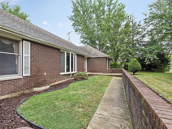 3rd image of 11920 Lynch Dr