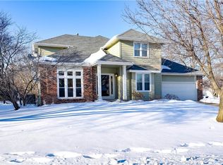 7701 Goodman Dr, Urbandale, IA 50322