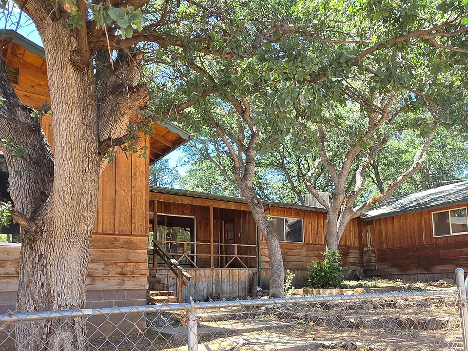 1st image of 301 Woodland Dr