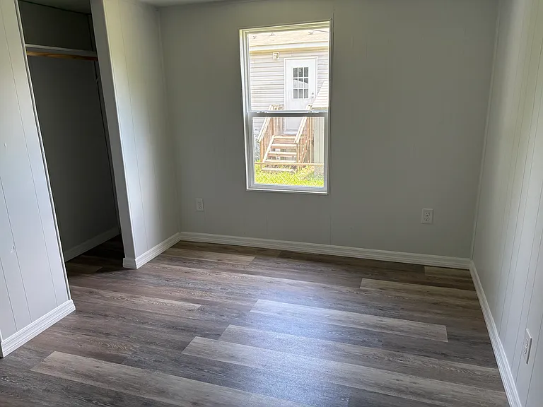 2209 Longreene Rd N — Photo 22
