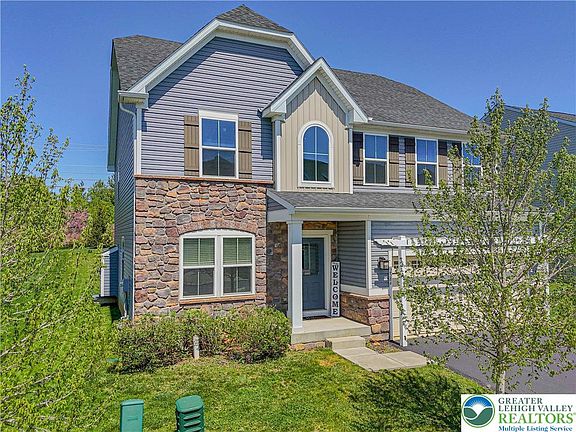 3rd image of 2584 Raya Way