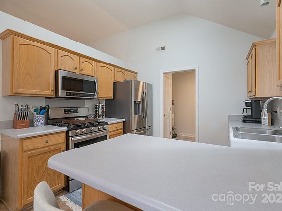 5th image of 2242 Kestrel Dr