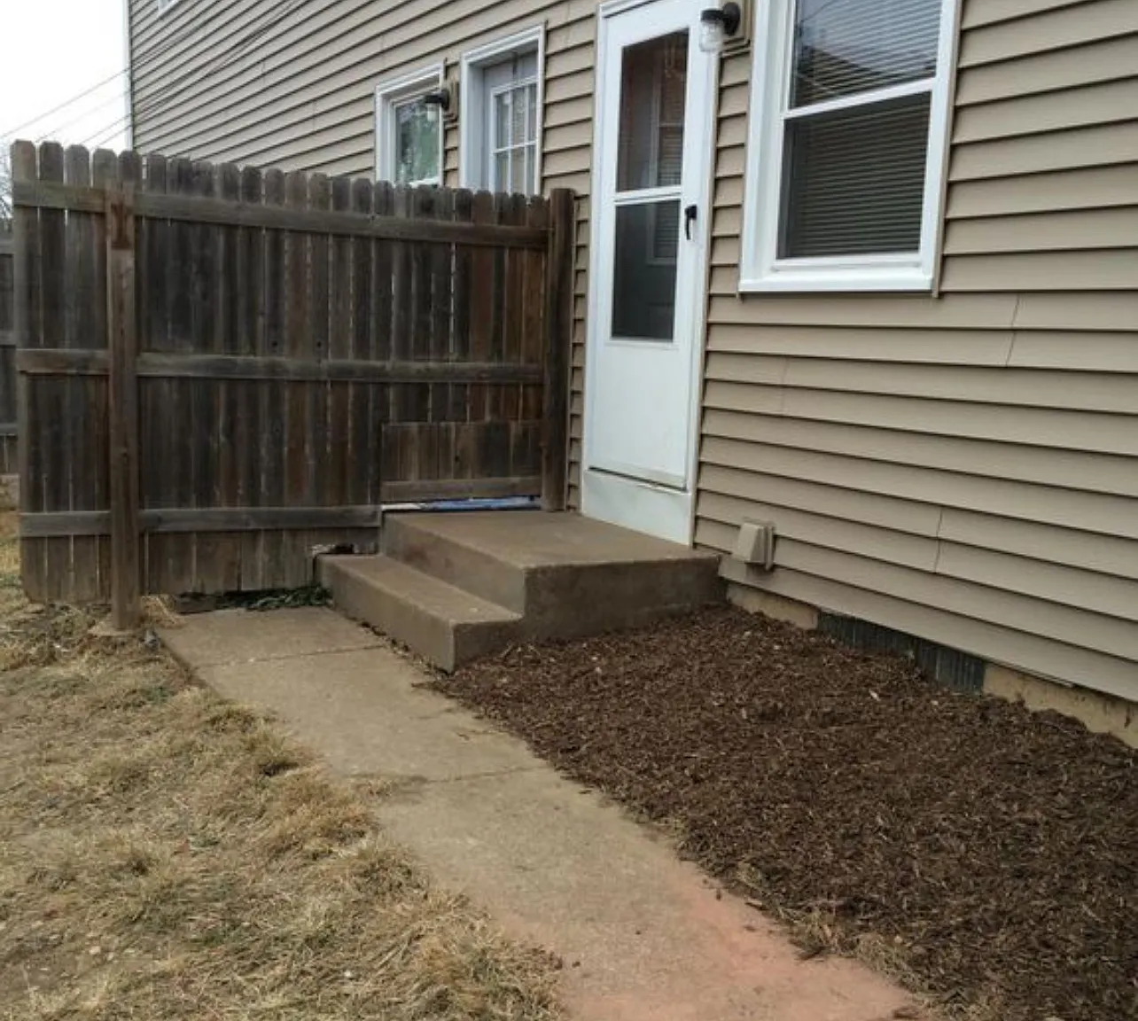 2 bed, 900 sqft, $825 — Photo 3