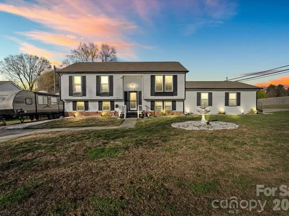 10931 Magenta Ln, Charlotte, NC 28262