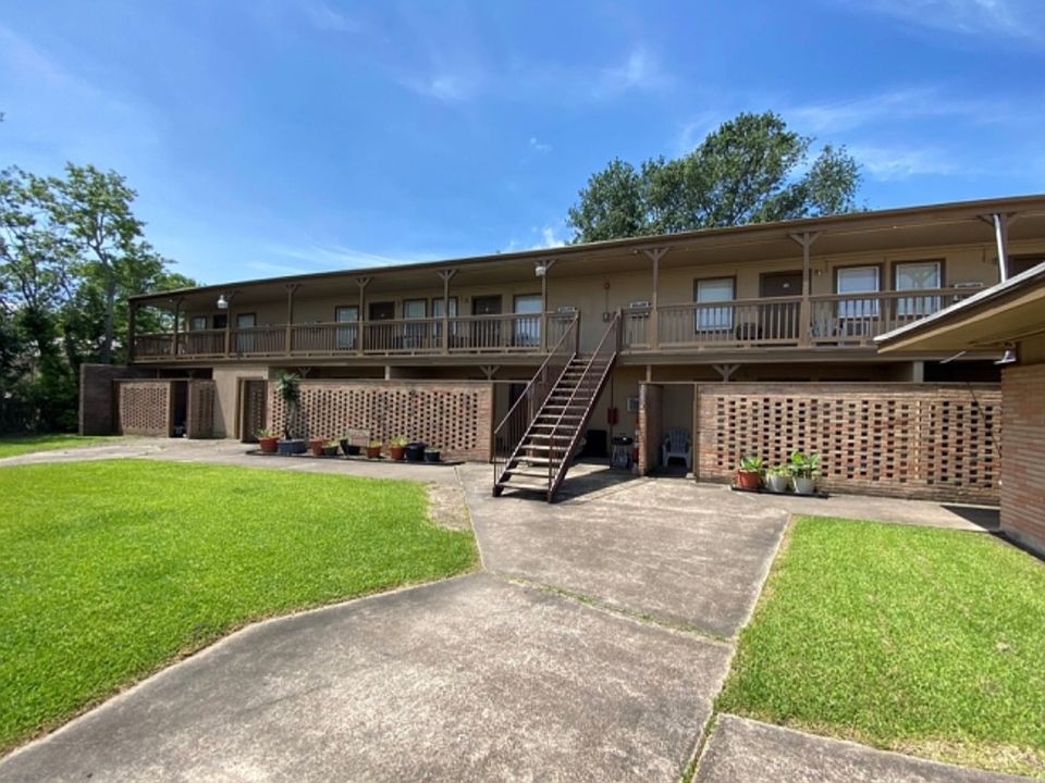 1st image of 1349 Jefferson Dr #5