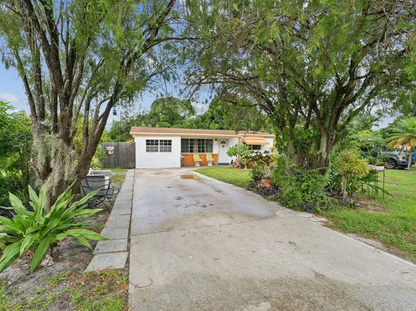 615 W Perry Street, Lantana, FL 33462