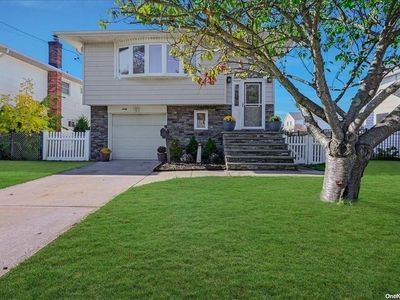 60 Beach Road, Massapequa, NY, 11758