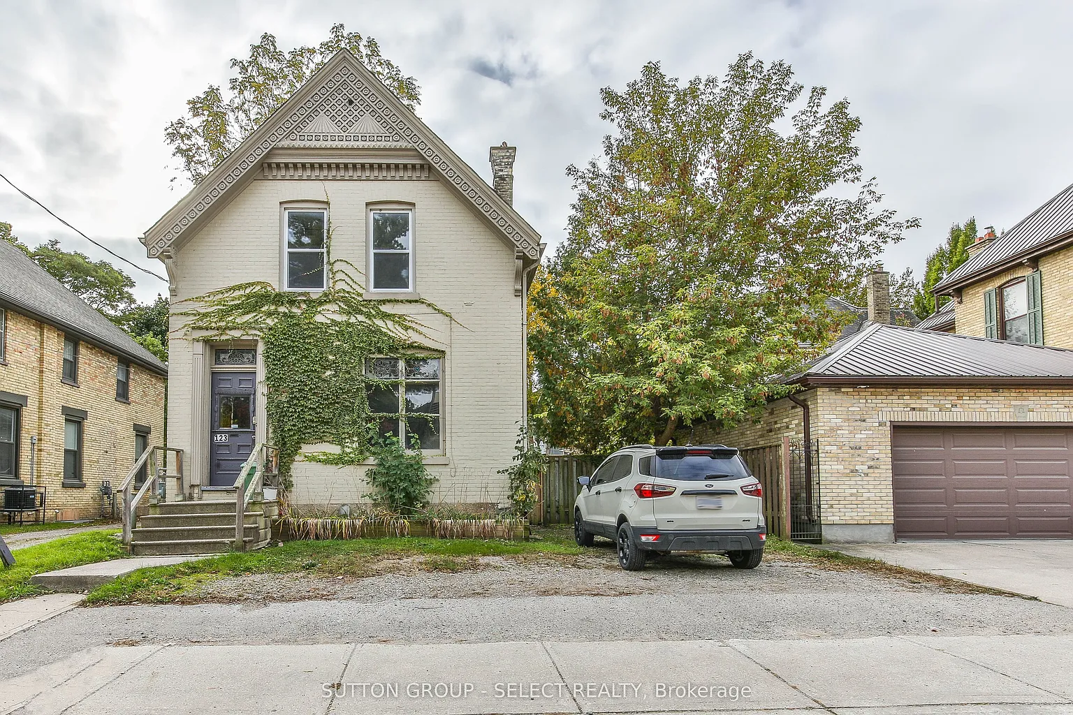 123 Mill St photo 1