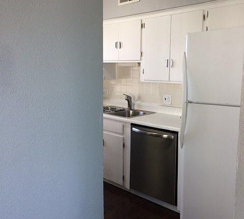 3rd image of 271 W 1st N