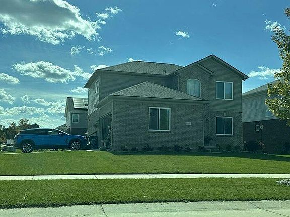 3rd image of 5288 Woods Dr