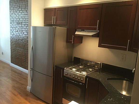 4th image of 1679 8th Ave #1L