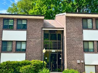 1527 Northgate Sq, Reston, VA 20190