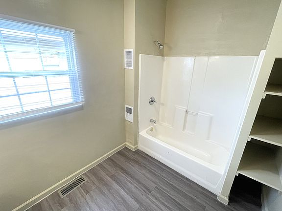 5th image of 1519 W 27th St