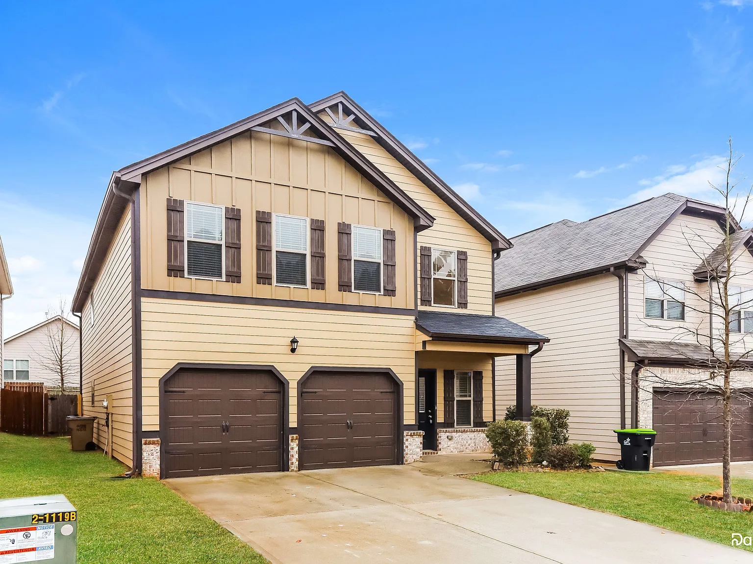 5 bed, 3.0 bath, 2850 sqft, $2,880 — Photo 2