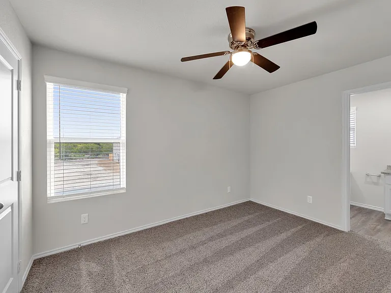219 Damon Dr — Photo 23
