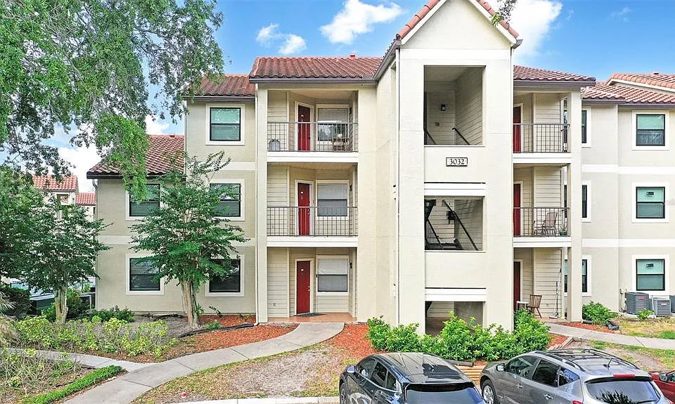 3032 Parkway Blvd #201