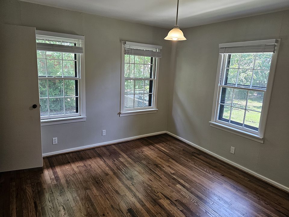 2nd image of 1103 L Ave