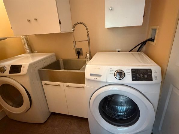 3 bedroom rental in Surrey — photo 26