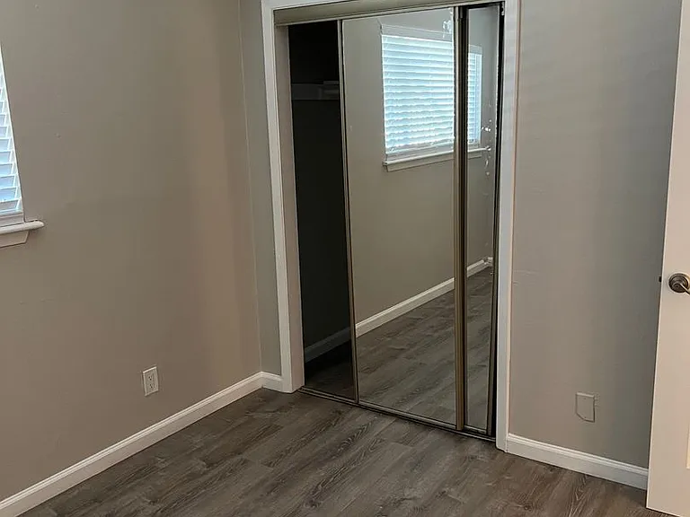 2413 Leon St #103 — Photo 13
