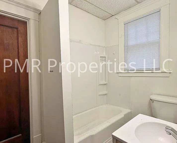 129 E Graham Ave — Photo 6