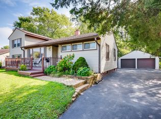 1706 Hosmer Ln, Crest Hill, IL 60403