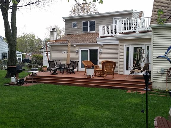 Back deck/access to upper desk from apt