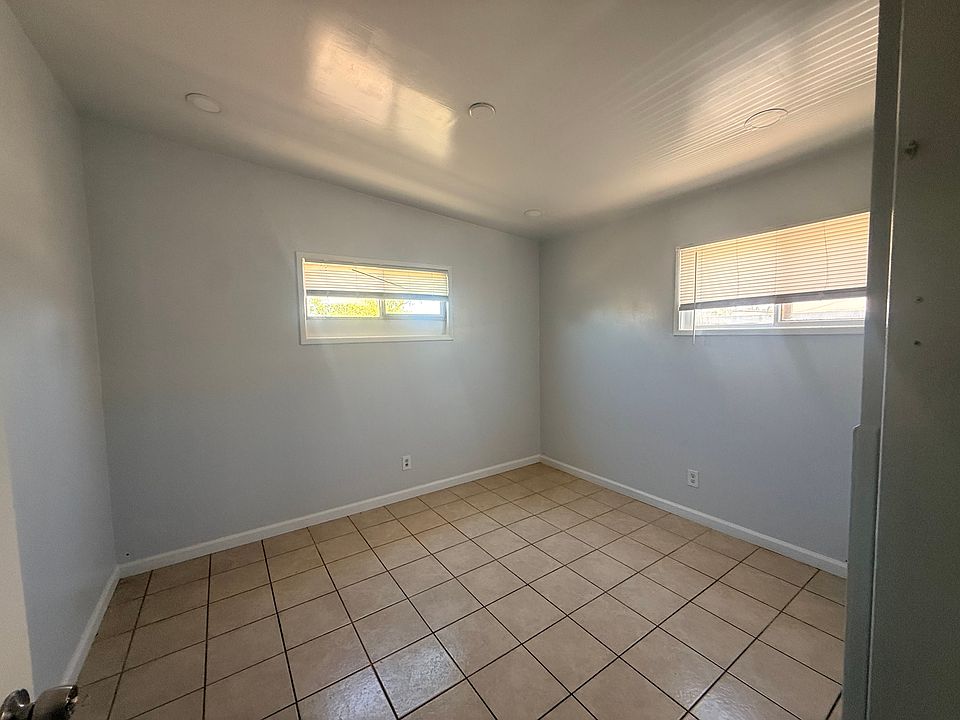 1st image of 363 W 5th St
