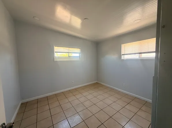 363 W 5th St, San Jacinto, CA 92583